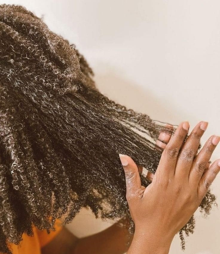 Quel est mon type de cheveux crépus : 4A, 4B ou 4C