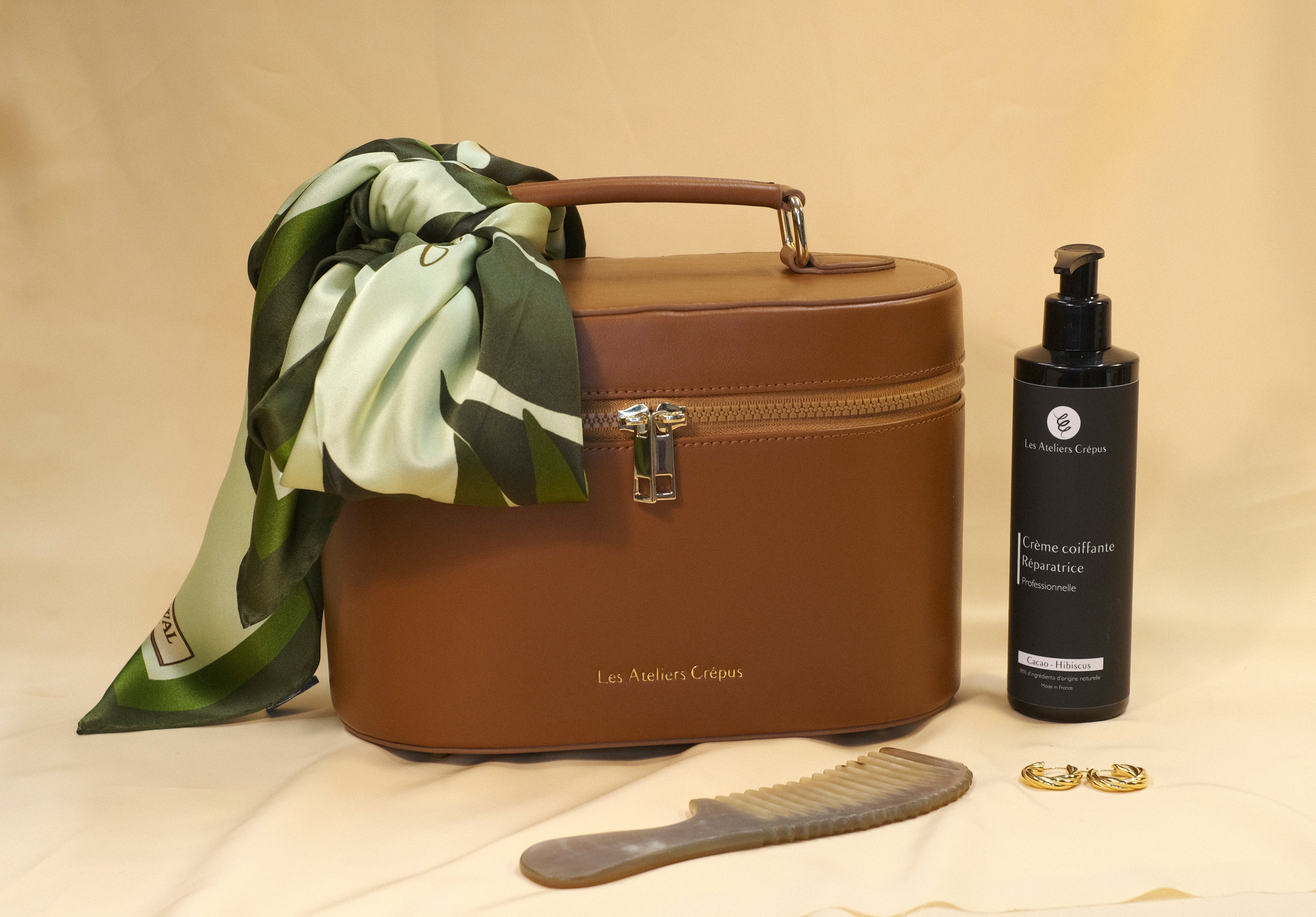 vanity foulard en soie crème coiffante peigne et