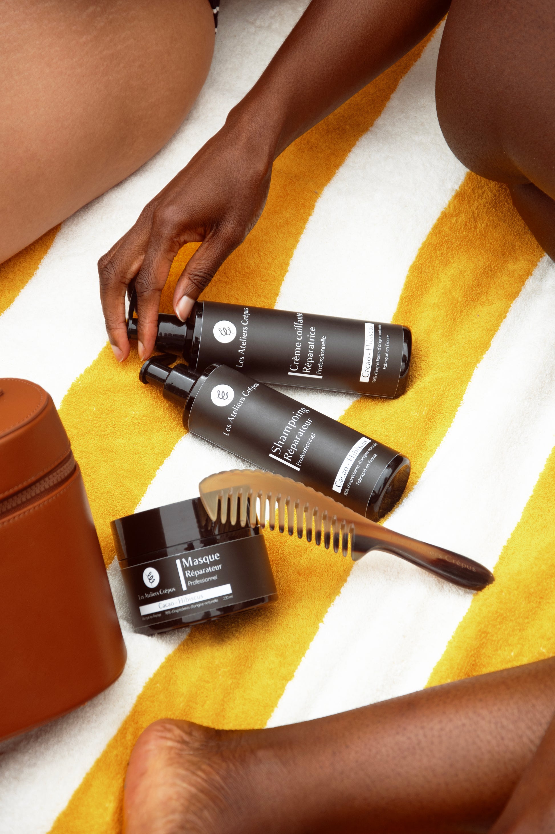 Produits cheveux crepus et frises hydratant masque shampoing creme peigne plage